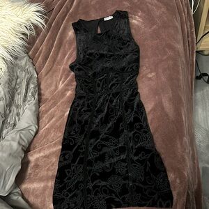 Super comfortable! Great for homecoming or other events. Great condition.